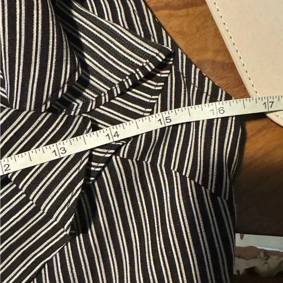 J.O.A. Stripe Ruffle Faux Wrap Dress XS - Picture 6 of 7